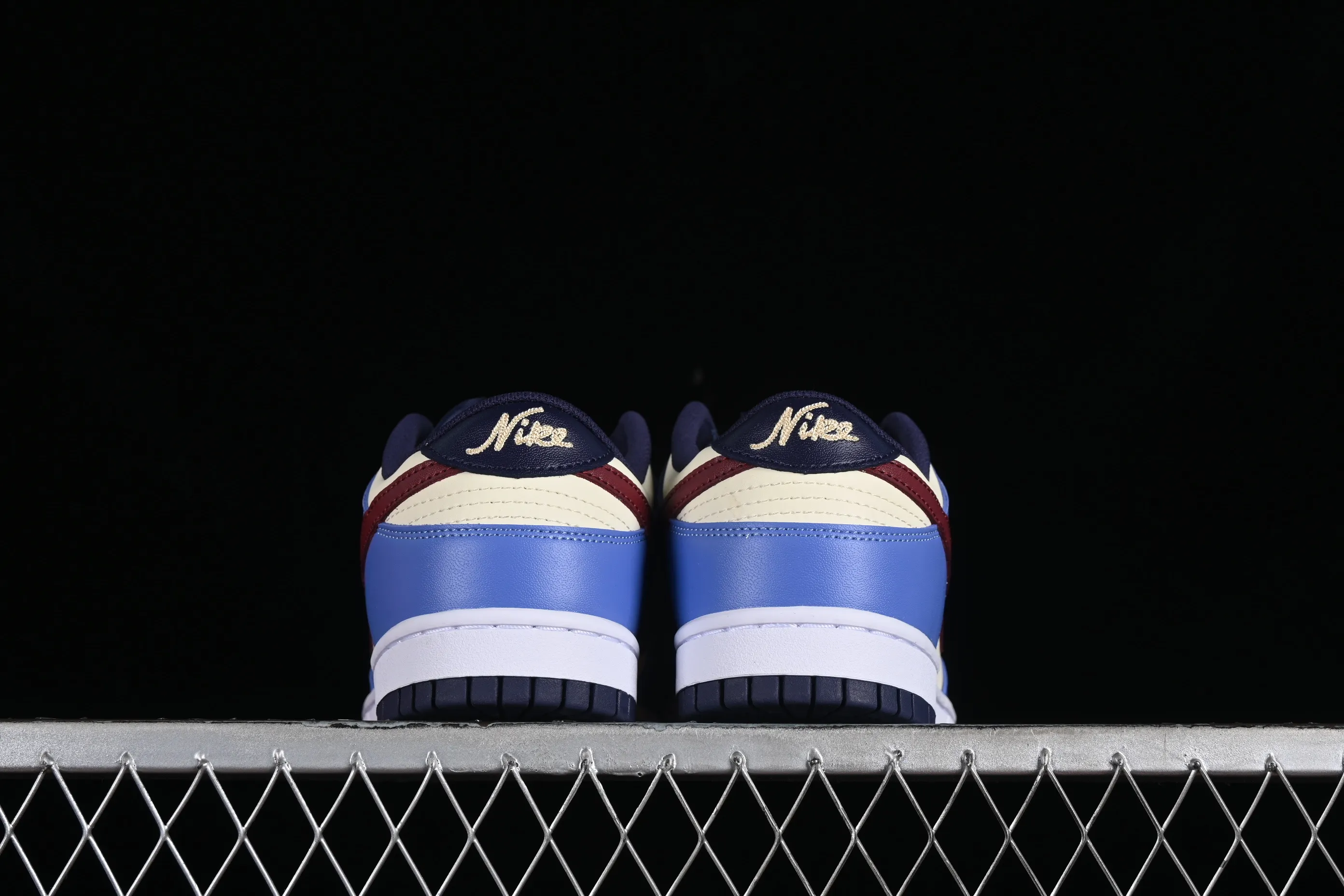 All categories Nk SB Dunk series Nk SB Dunk Low low-top sneakers Nk Dunk Low white, blue and red color SB low-top casual sneakers FV8119-161